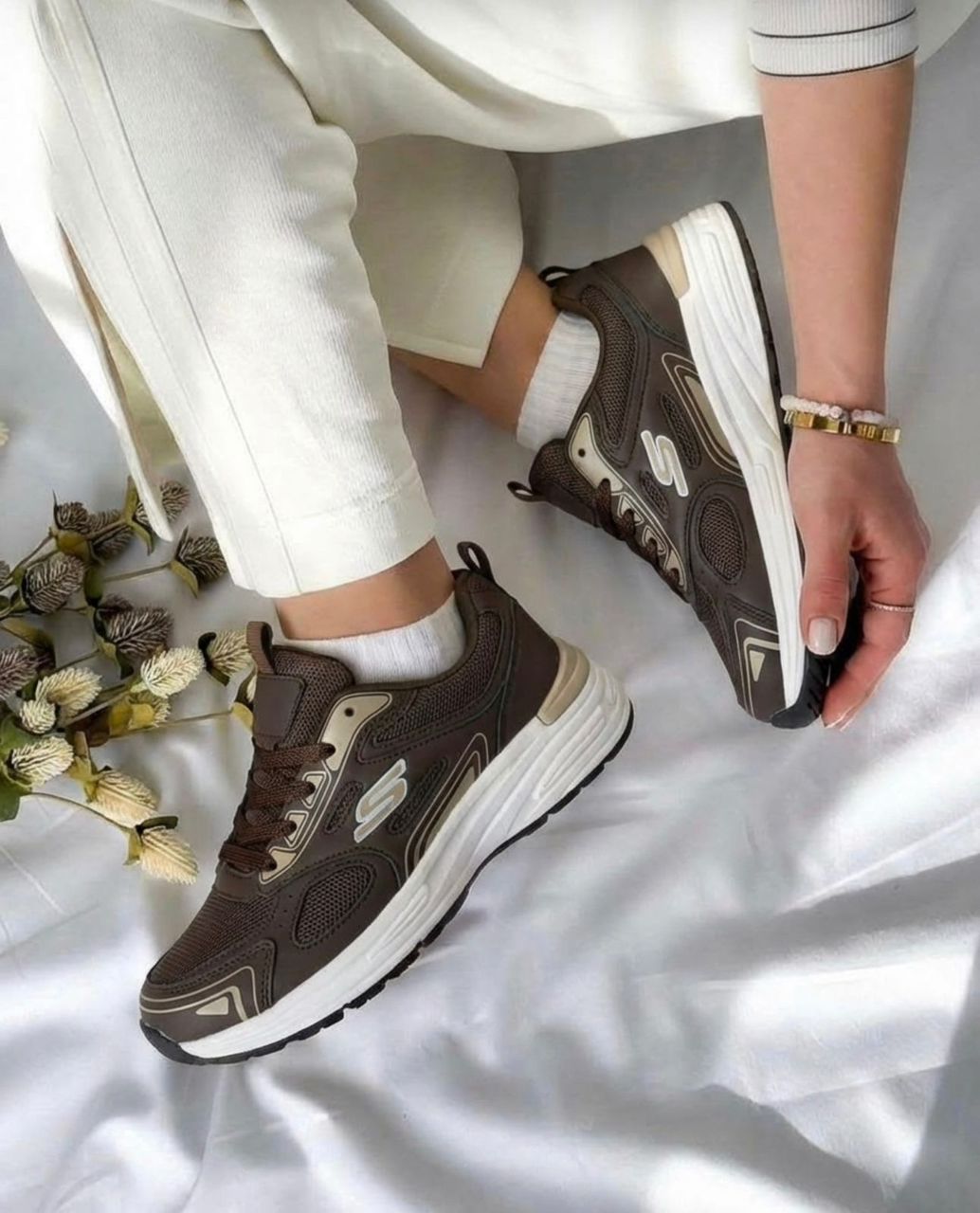 фото Женские черные кроссовки с толстой подошвой 883795 оптом на лето для мужчин