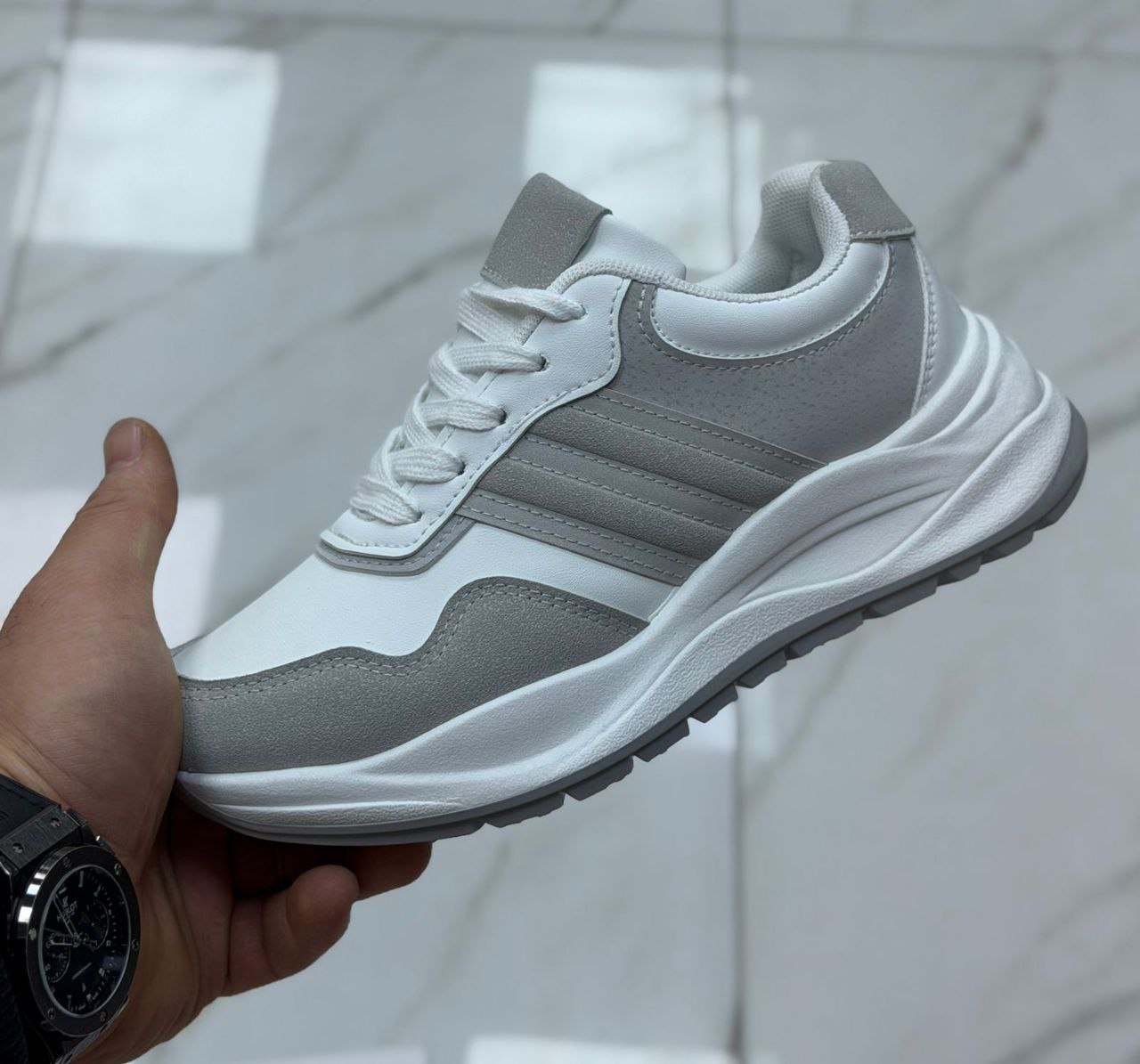 фото весенние женские кроссовки оптом