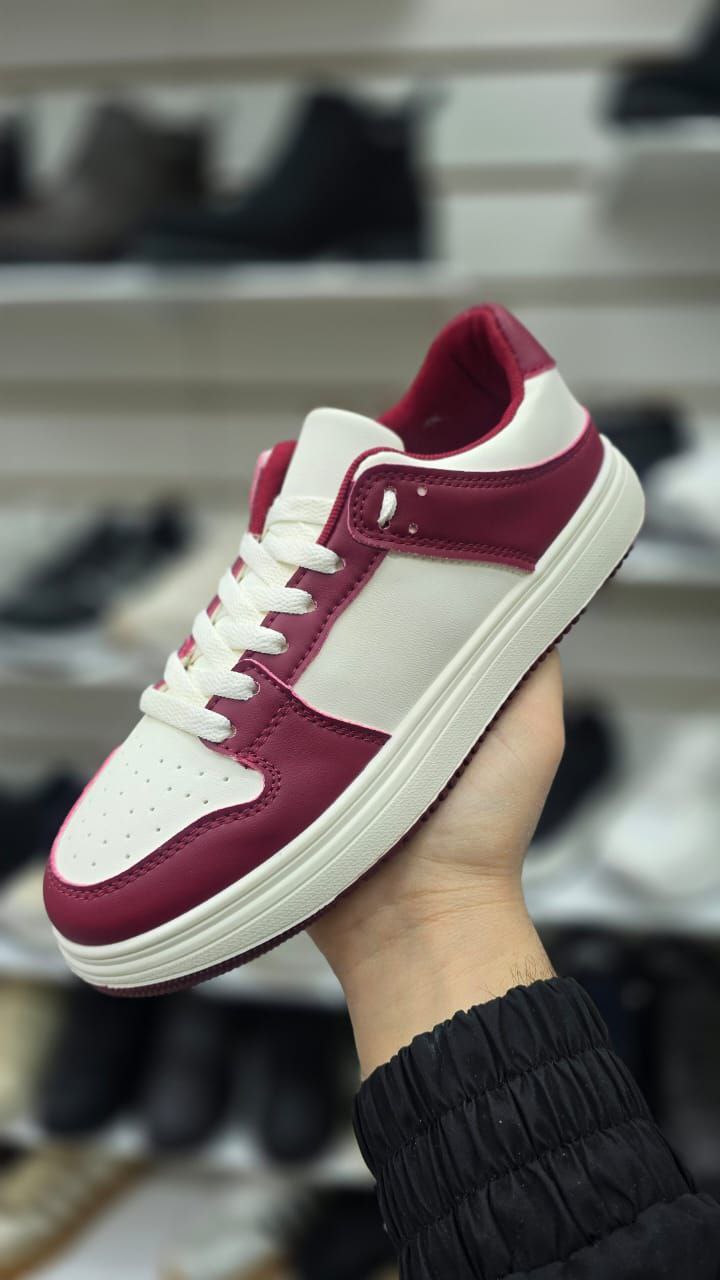 фото весенние женские кроссовки оптом