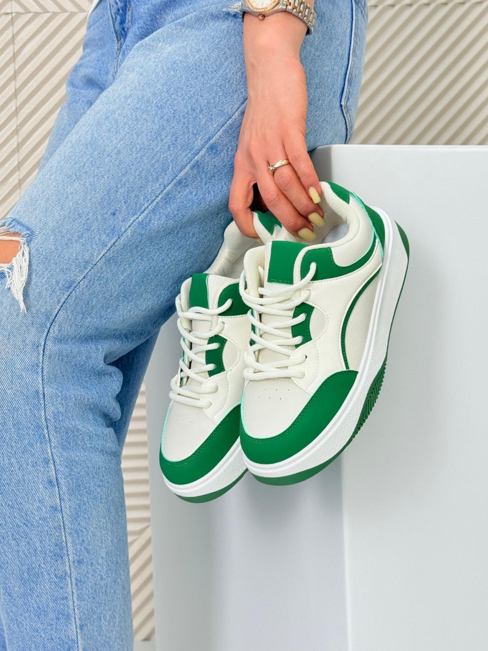 фото весенние женские кроссовки оптом