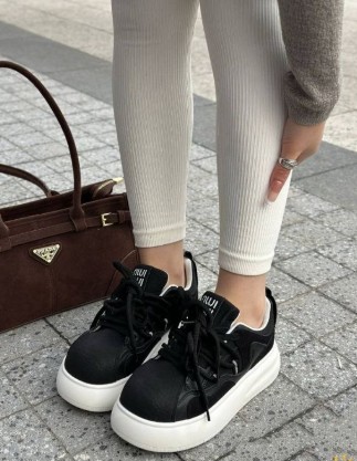 фото весенние женские кроссовки оптом