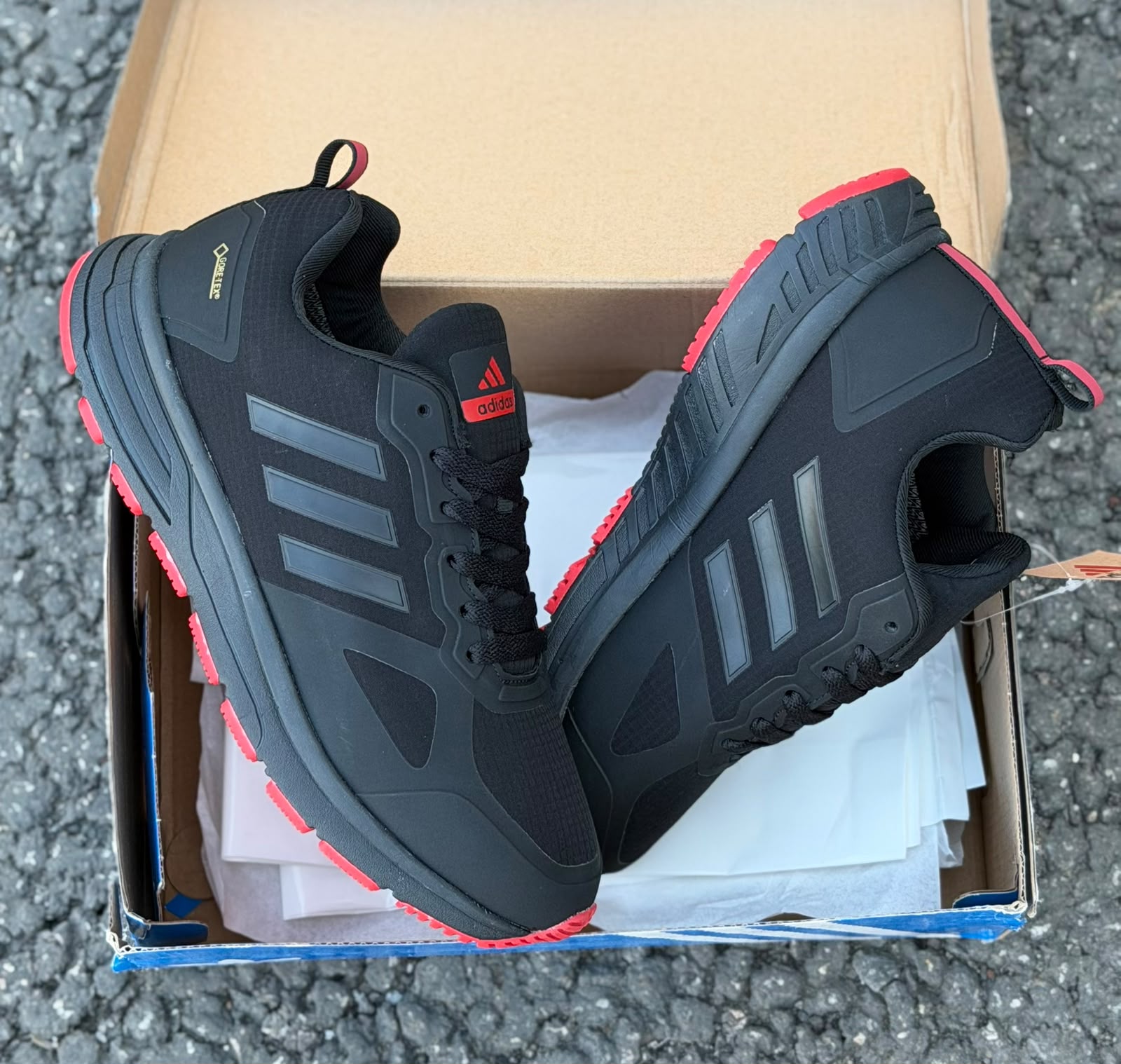 фото мужские зимние кроссовки с технологией gore-tex 858050 оптом