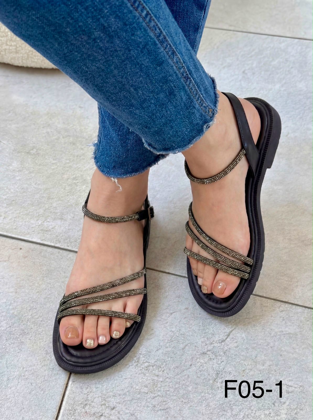 фото женские летние сандалии с декоративными straps 450991 оптом