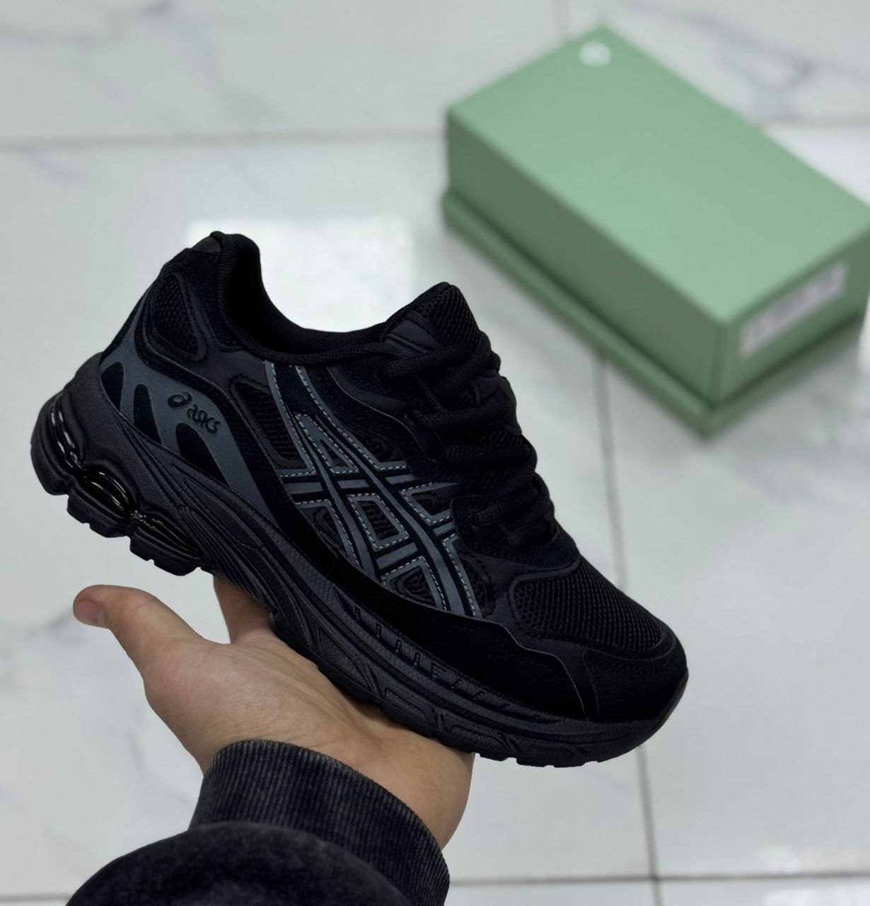 фото весенние женские кроссовки оптом