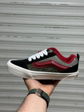 фото весенние женские кроссовки оптом