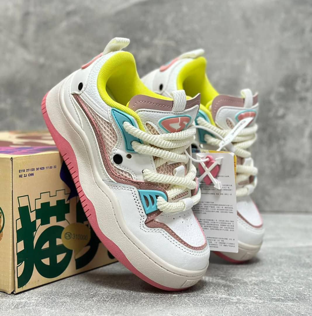 фото весенние женские кроссовки оптом