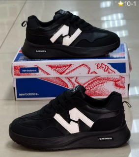 фото весенние женские кроссовки оптом