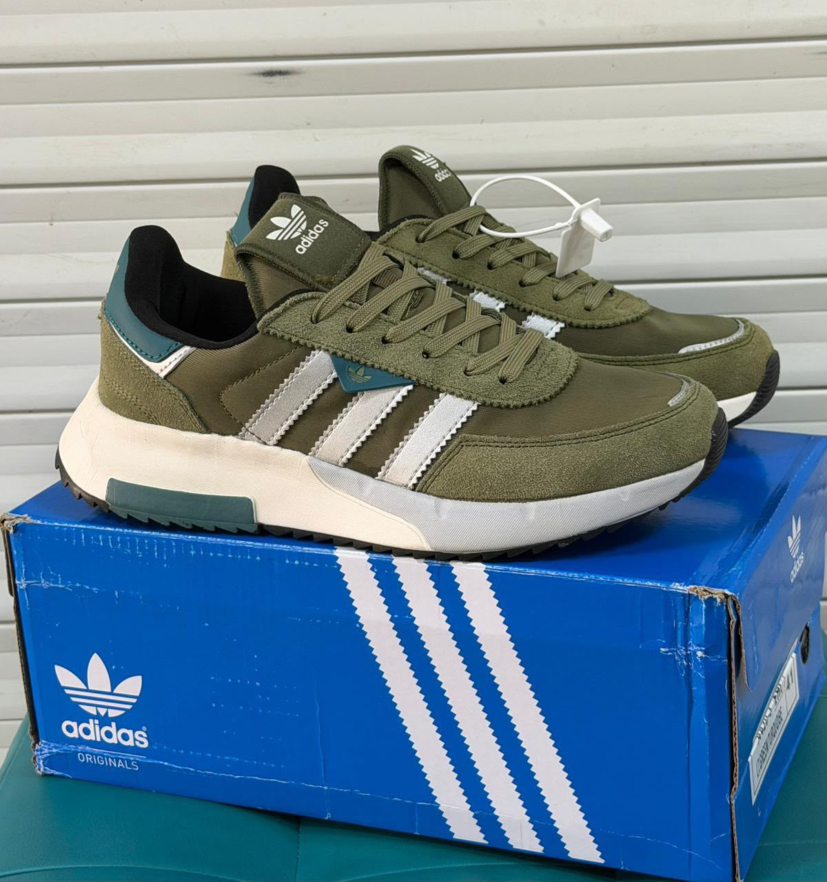фото мужские кроссовки adidas оливкового цвета 633996 оптом