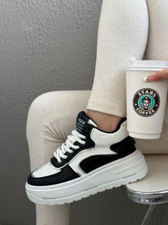 фото весенние женские кроссовки оптом