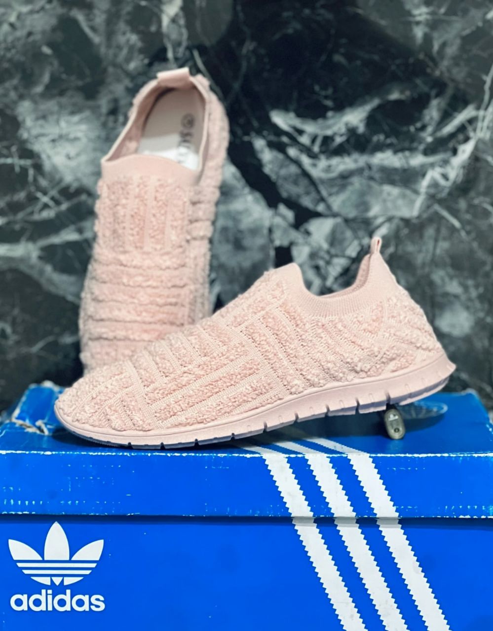 фото весенние женские кроссовки оптом