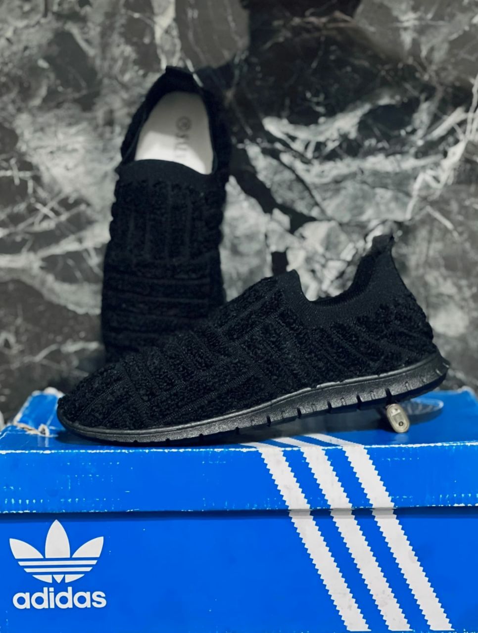 фото весенние женские кроссовки оптом