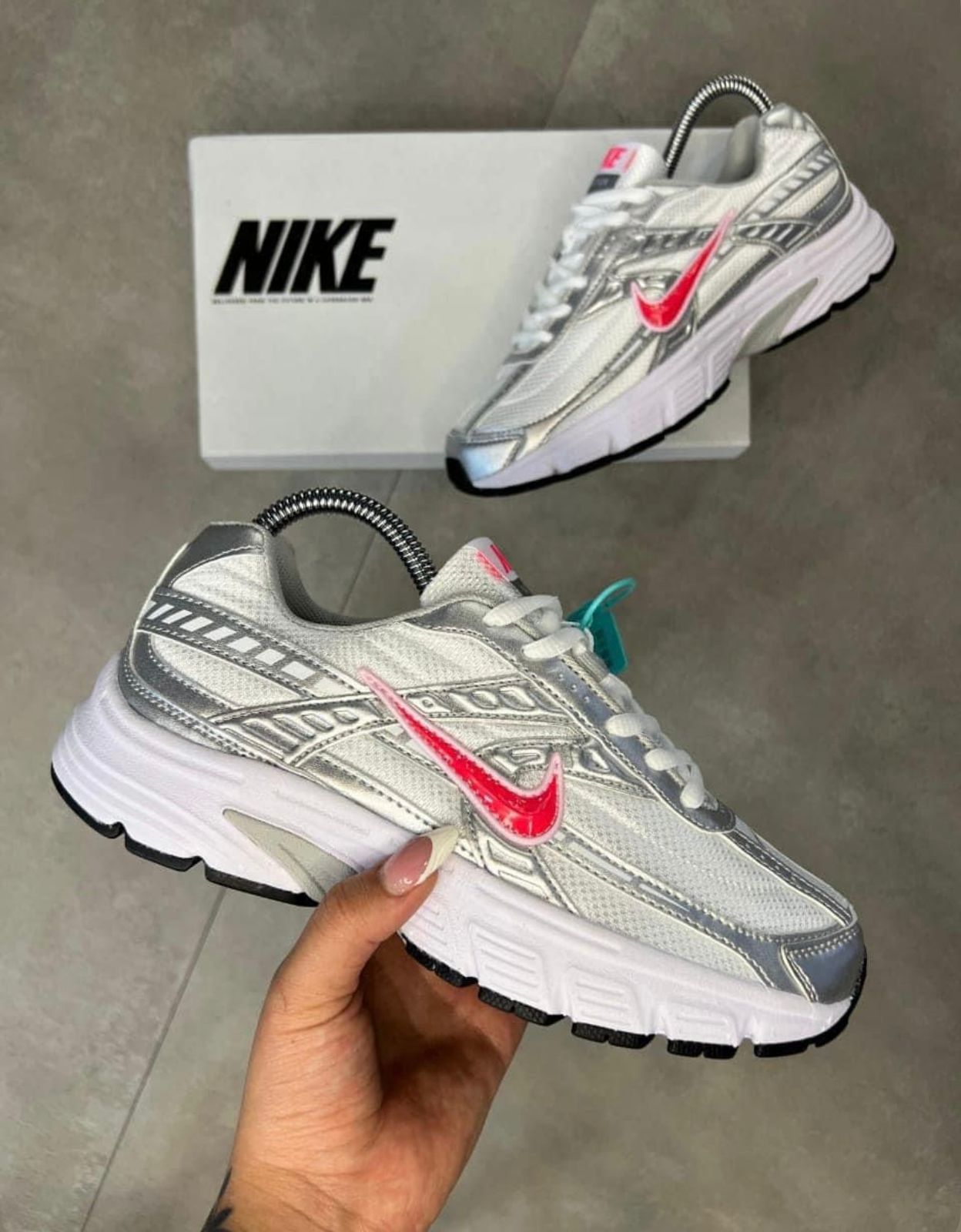 фото женские кроссовки nike 979785 оптом