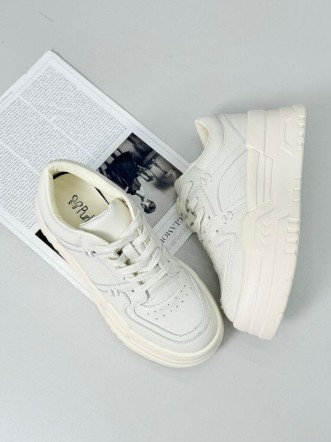 фото весенние женские кроссовки оптом