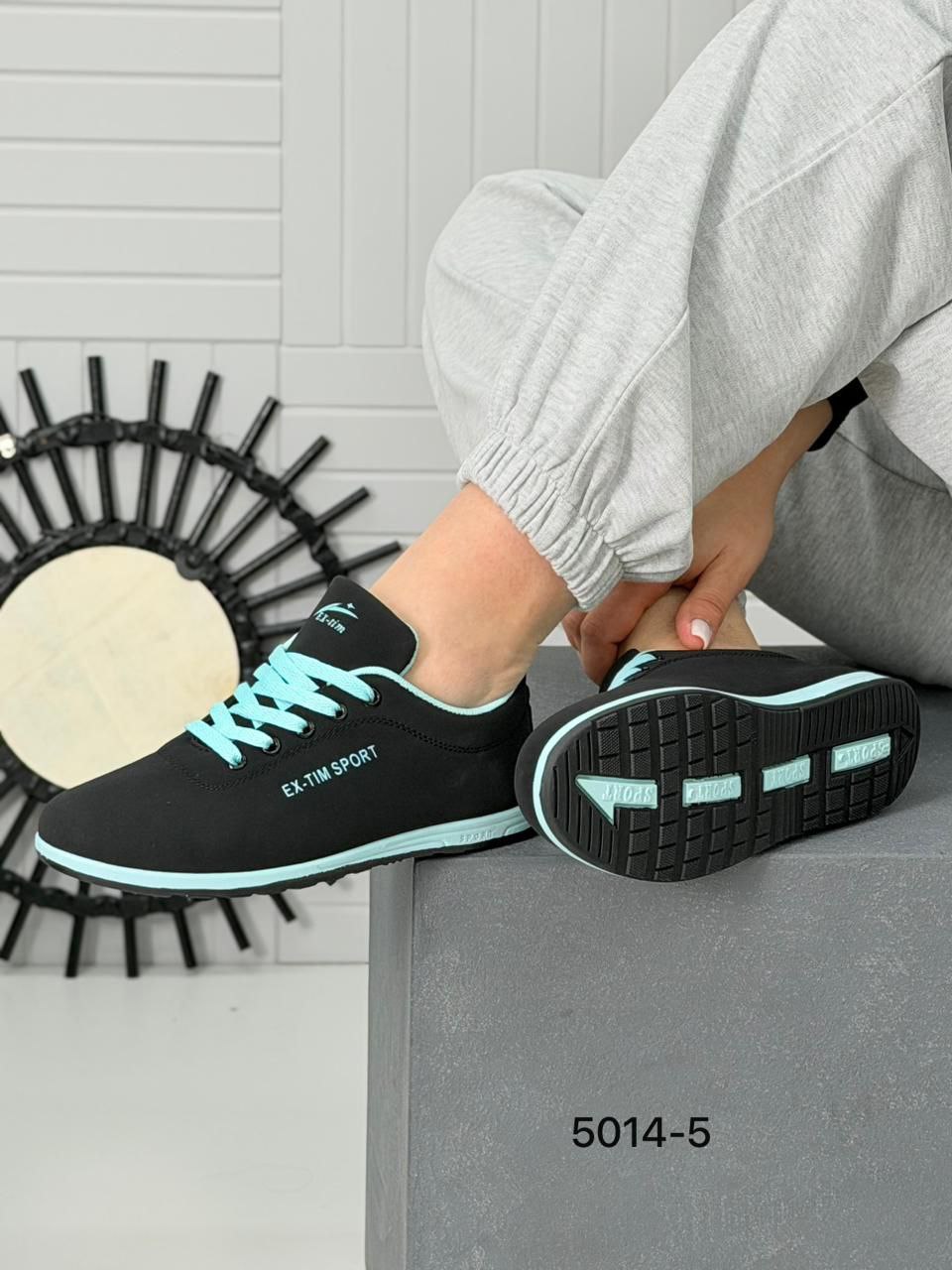 фото весенние женские кроссовки оптом