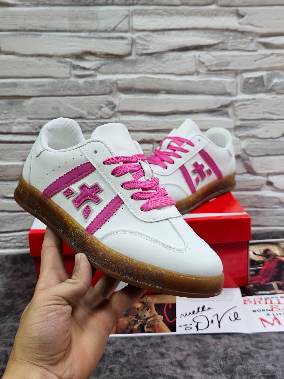 фото весенние женские кроссовки оптом