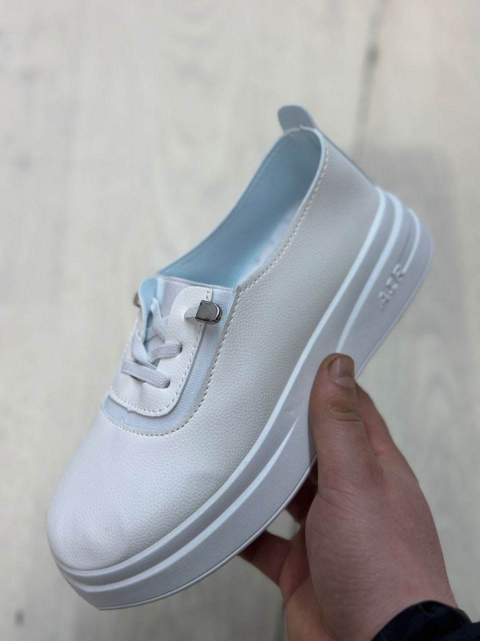 фото весенние женские кроссовки оптом