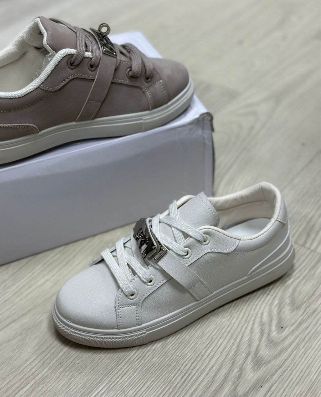 фото весенние женские кроссовки оптом