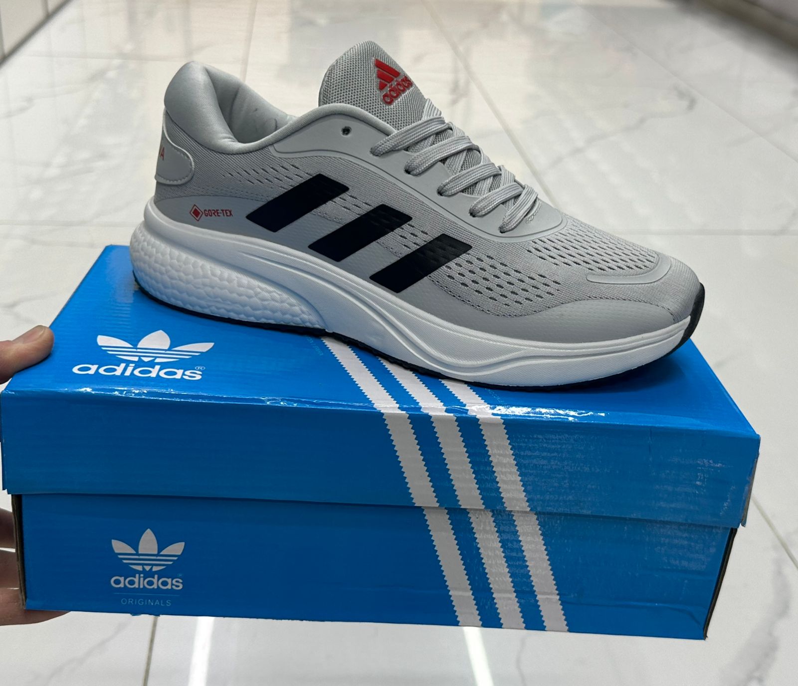 фото мужские кроссовки adidas 638928 оптом