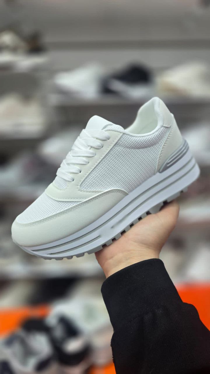 фото весенние женские кроссовки оптом