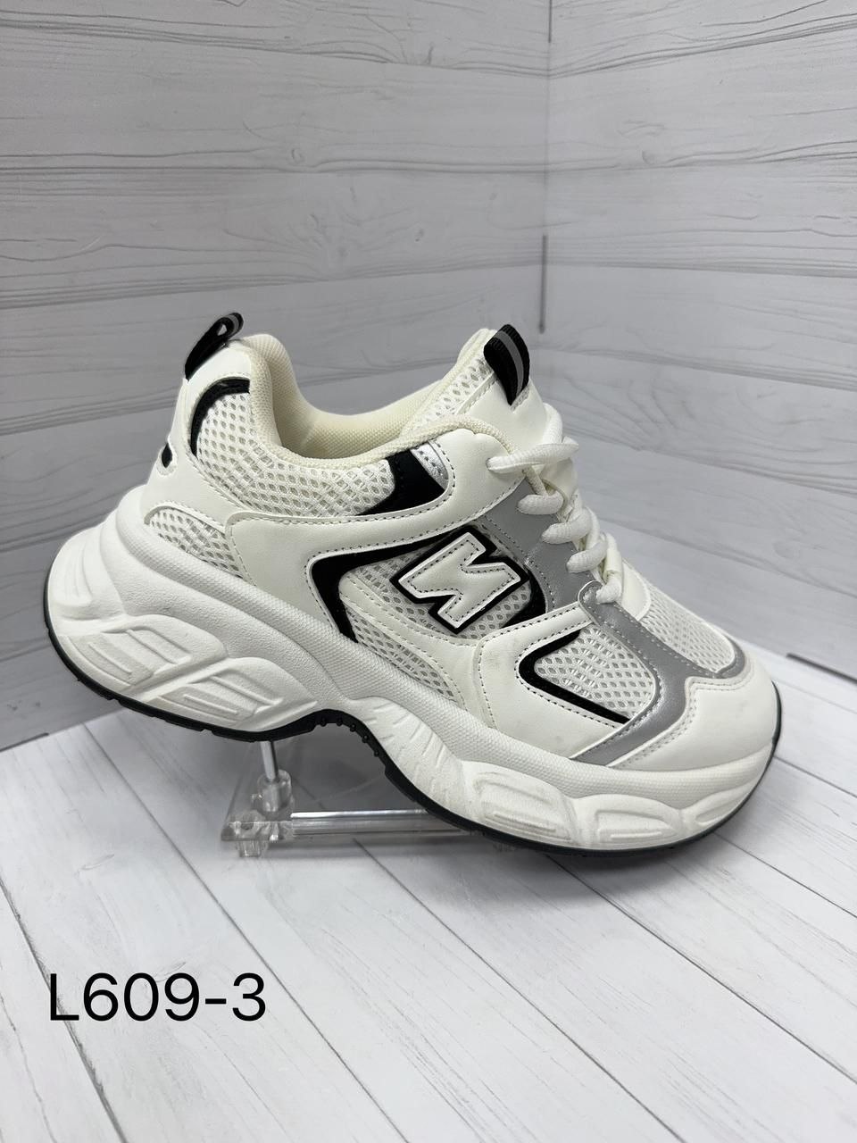 фото весенние женские кроссовки оптом