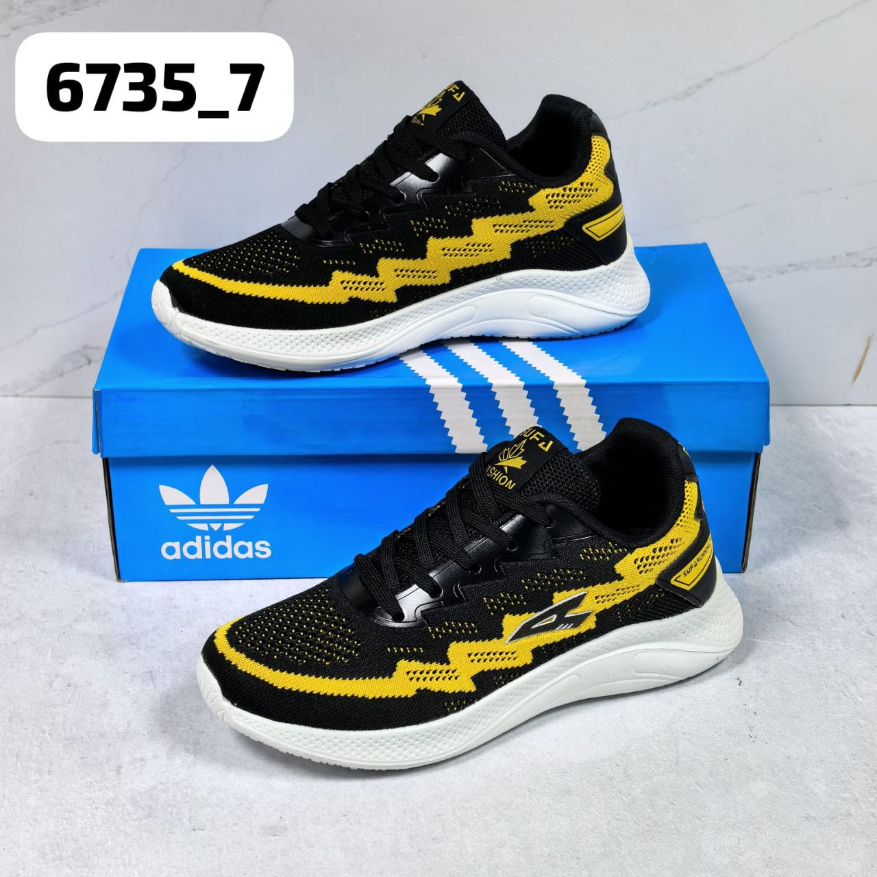 фото весенние женские кроссовки оптом