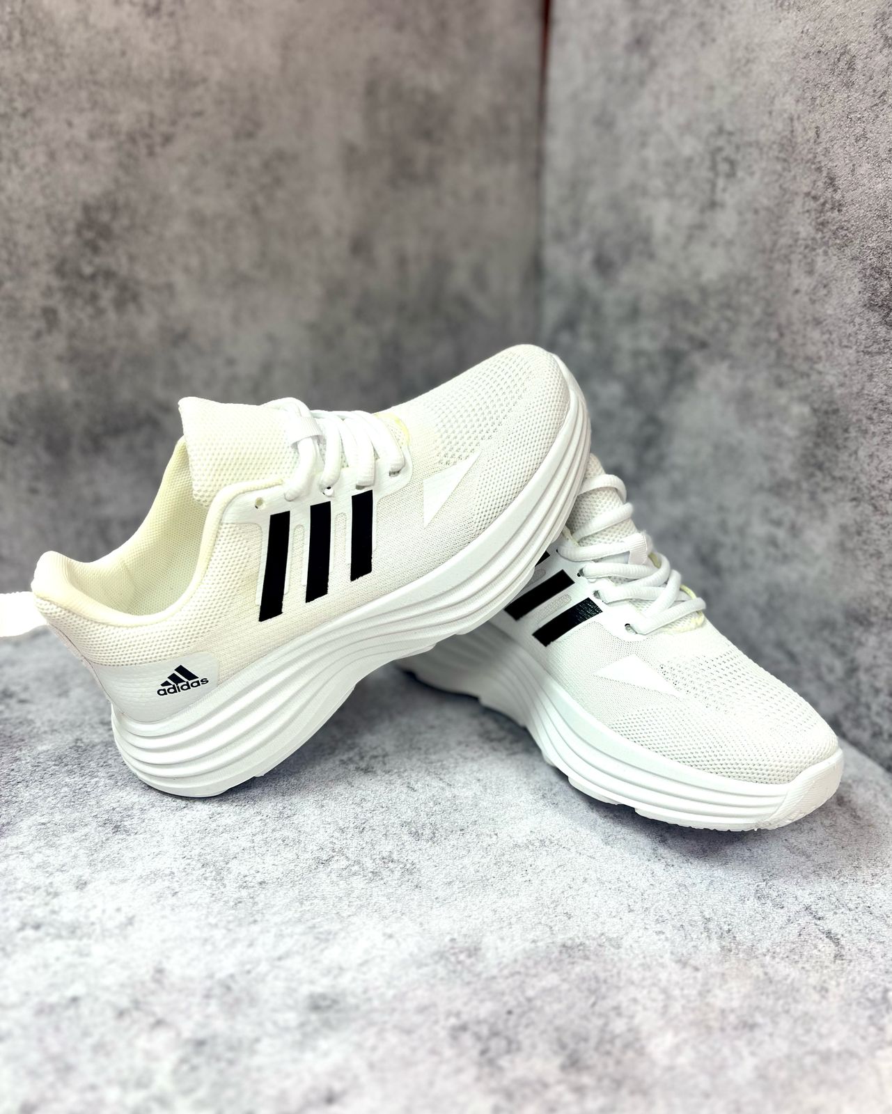 фото весенние женские кроссовки оптом