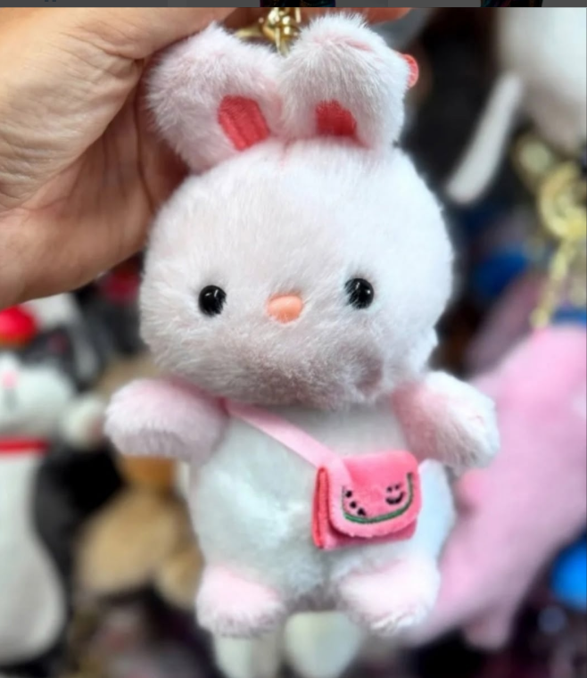 картинка Мягкая игрушка брелок "Заяц" 15 см от магазина Одежда+