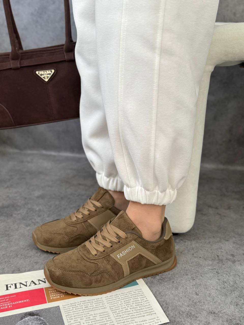 фото весенние женские кроссовки оптом