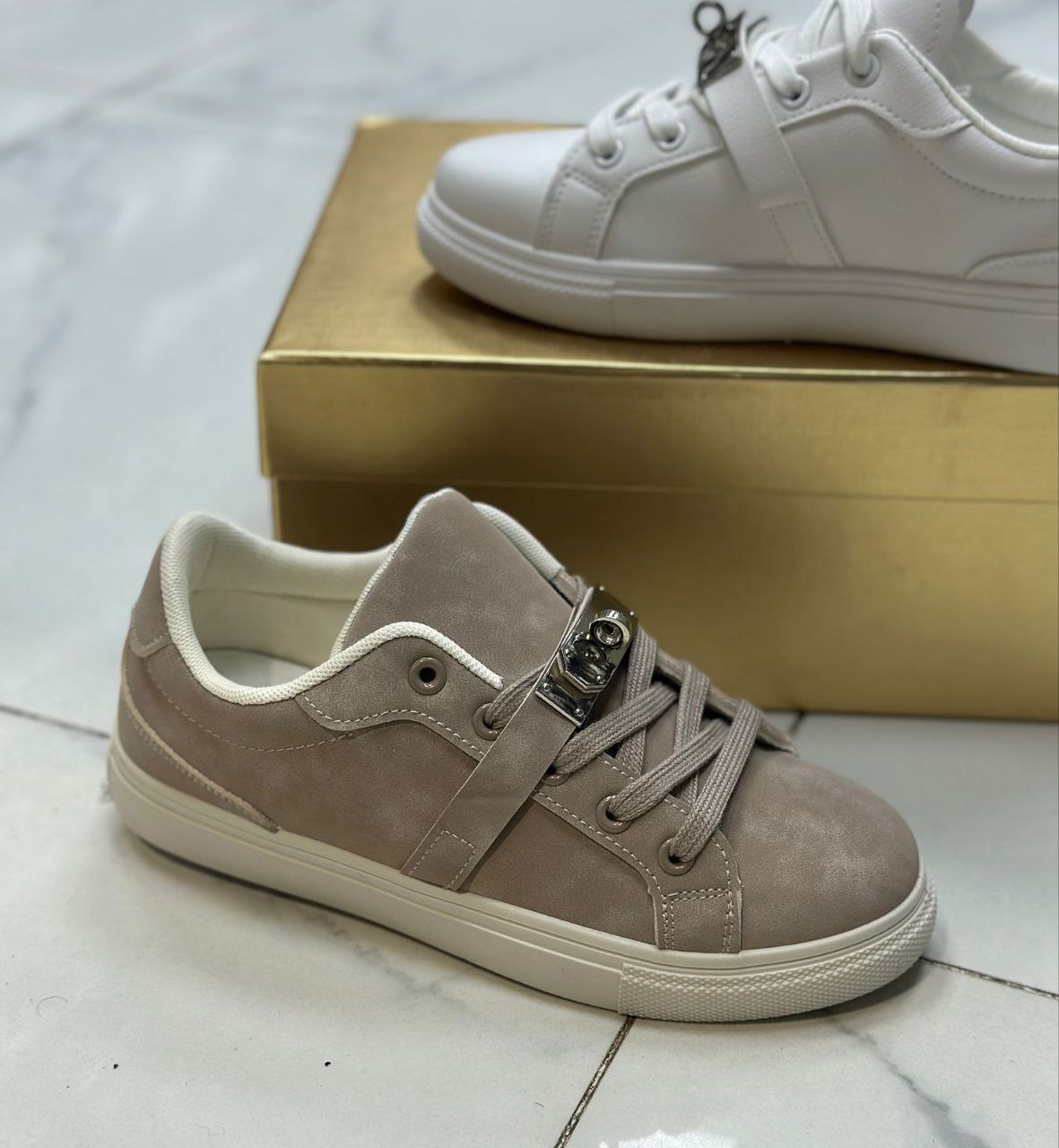 фото весенние женские кроссовки оптом