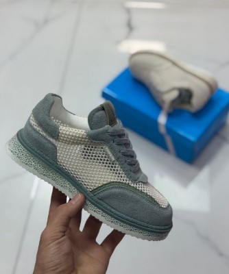 фото весенние женские кроссовки оптом