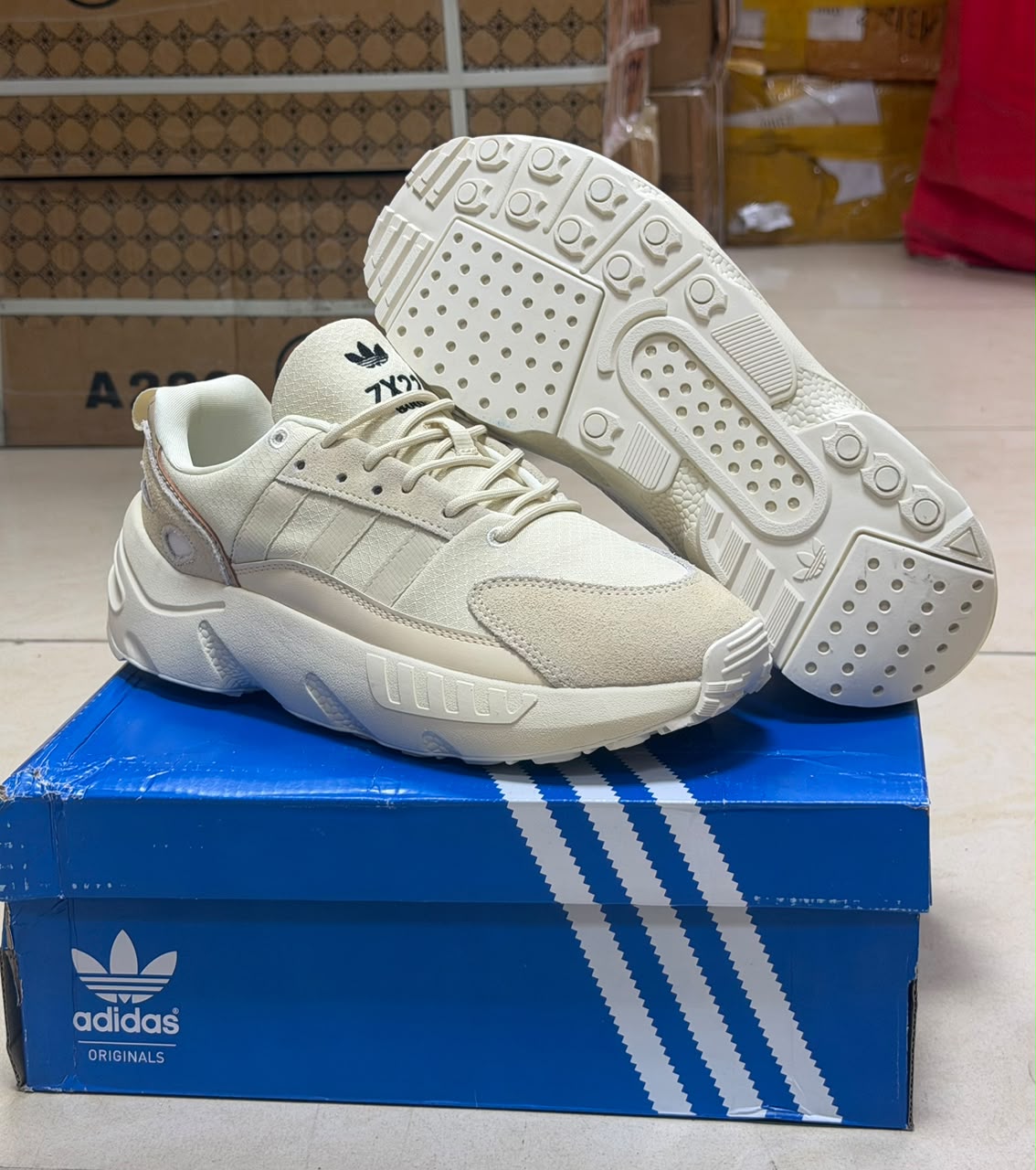 картинка Мужские кроссовки Adidas бежевые 315490 от магазина Одежда+