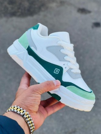 фото весенние женские кроссовки оптом