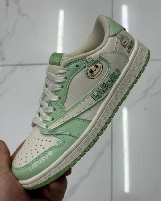 фото весенние женские кроссовки оптом