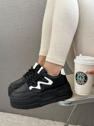 фото весенние женские кроссовки оптом