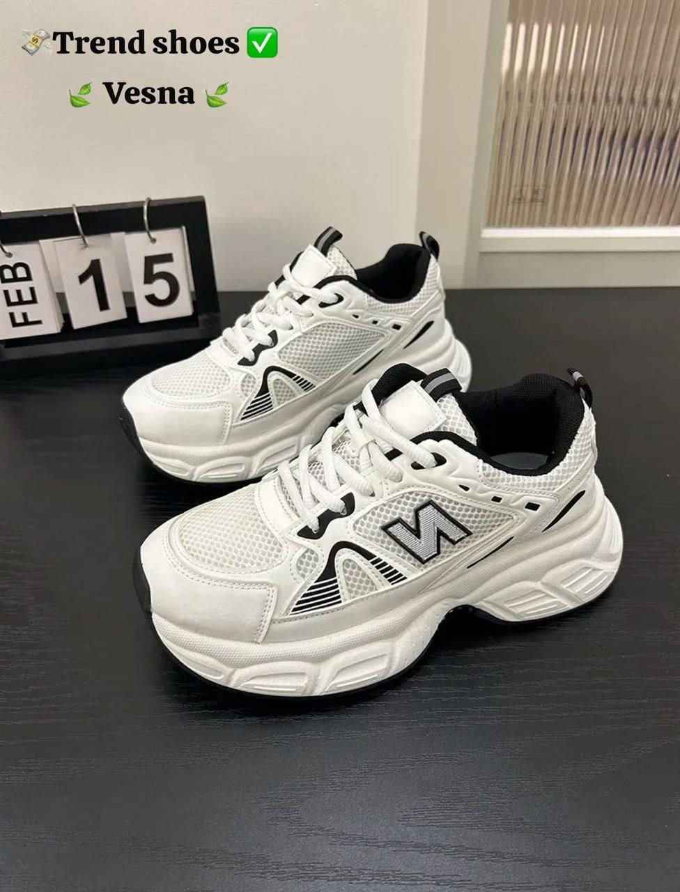 фото весенние женские кроссовки оптом