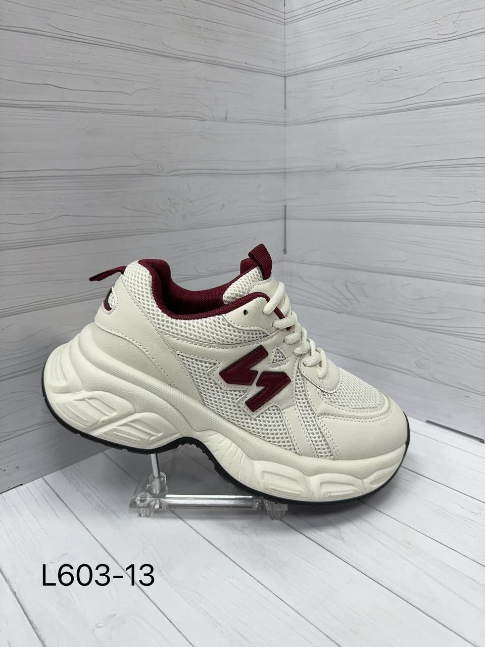 фото весенние женские кроссовки оптом