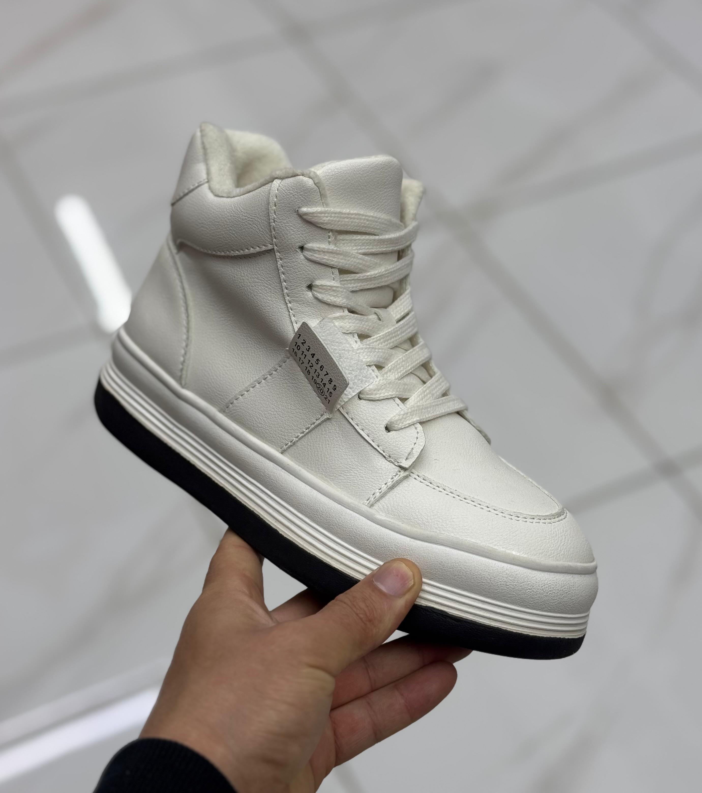 фото зимние женские кроссовки оптом с доставкой