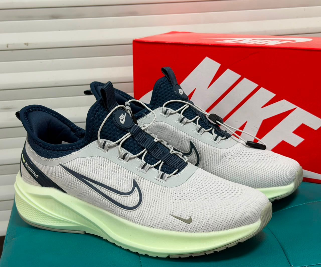 фото Мужские кроссовки Nike 605895 оптом с доставкой