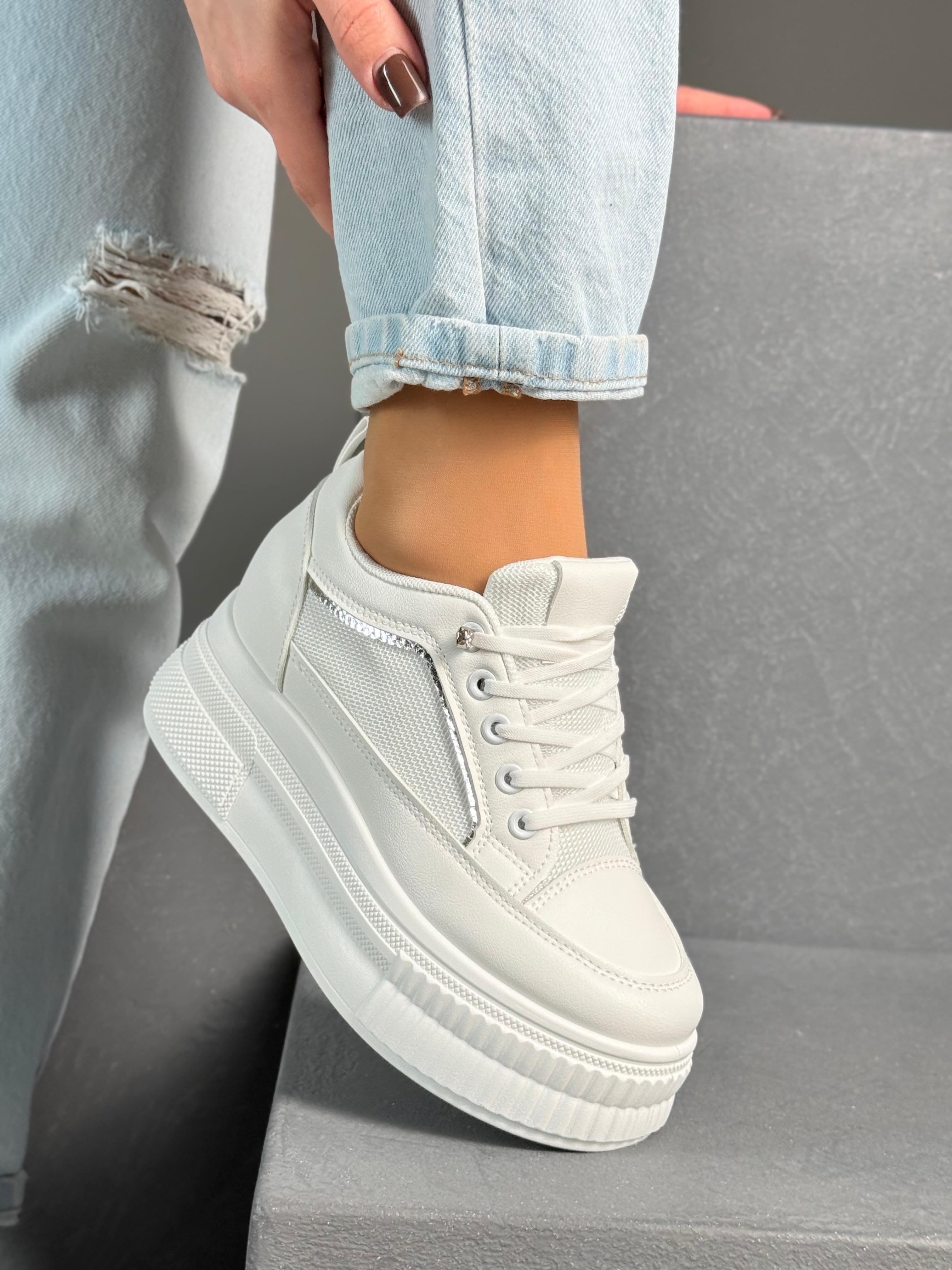 фото весенние женские кроссовки оптом