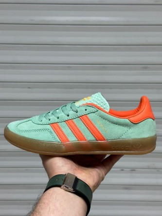 фото весенние женские кроссовки оптом