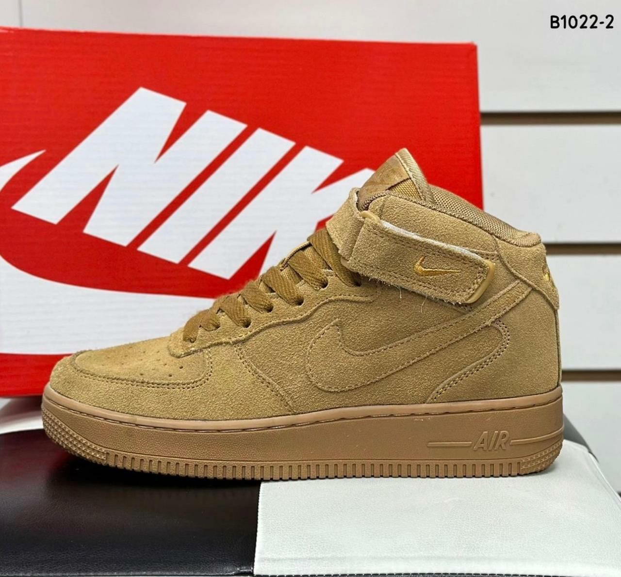 фото весенние женские кроссовки оптом