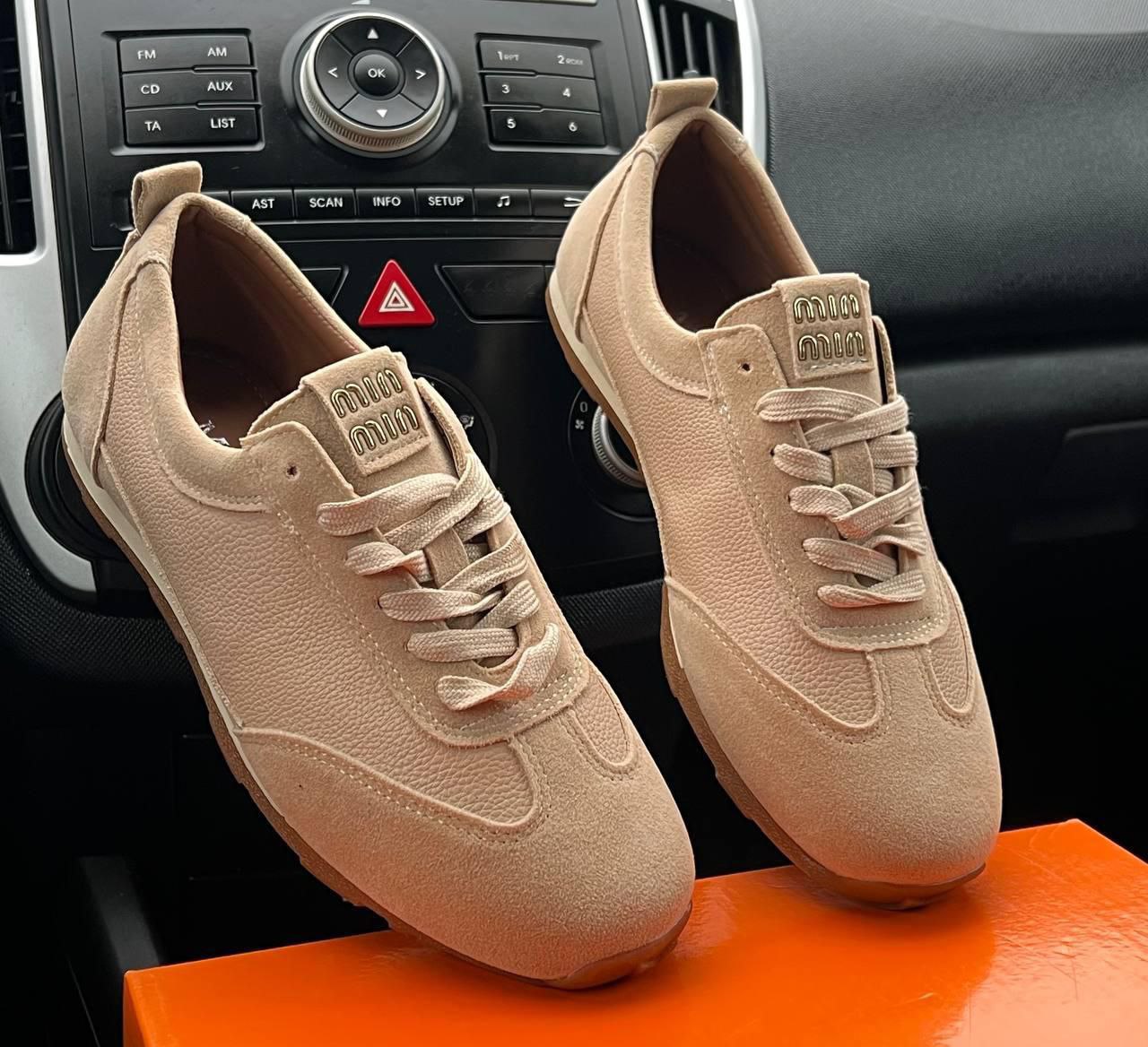 фото весенние женские кроссовки оптом