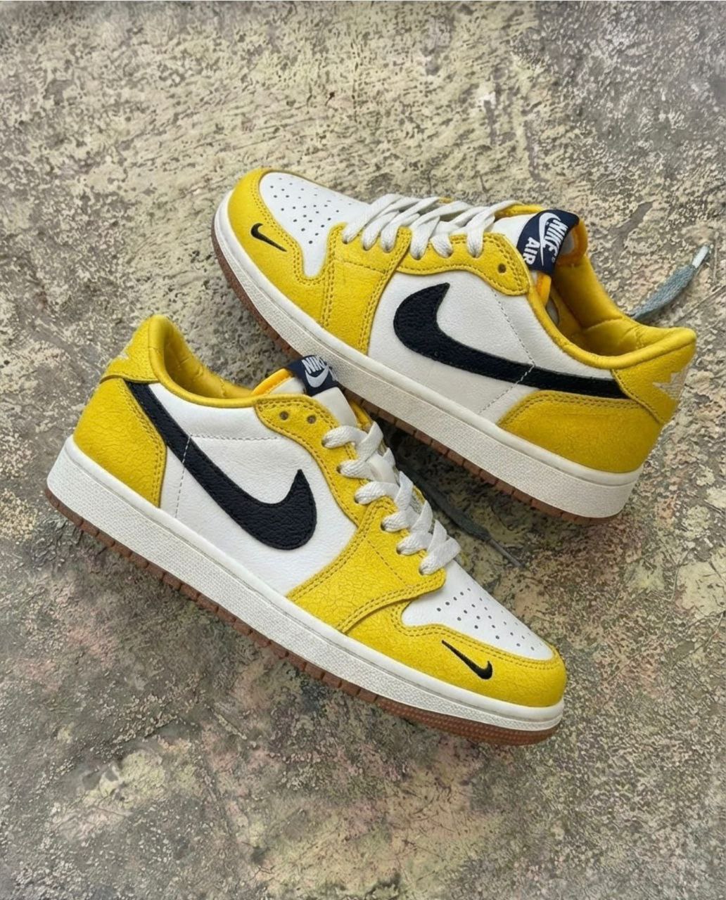 фото весенние женские кроссовки оптом