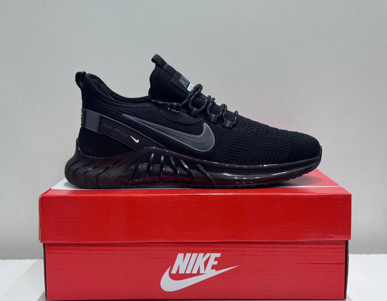 фото Мужские черные кроссовки Nike 305934 оптом на лето для мужчин
