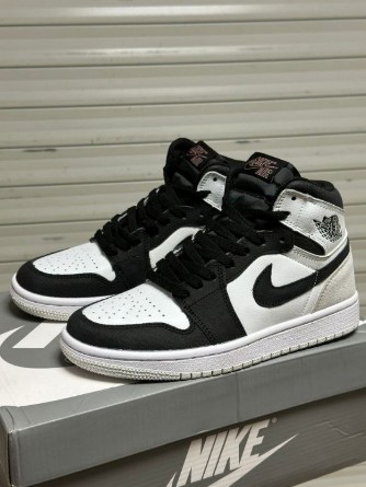 фото весенние женские кроссовки оптом