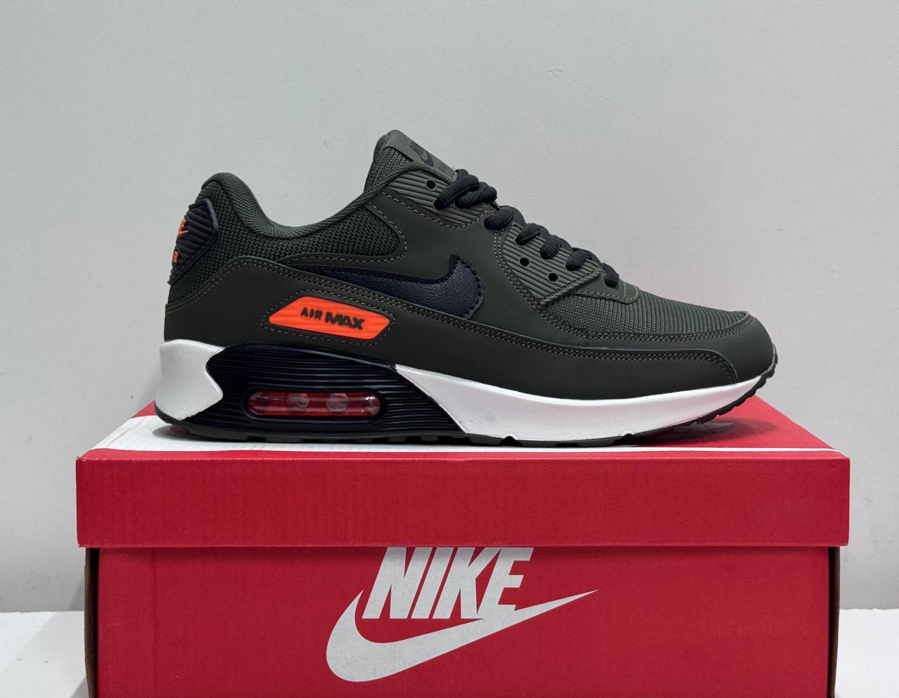картинка Мужские черные кроссовки Nike Air Max 353922 от магазина Одежда+