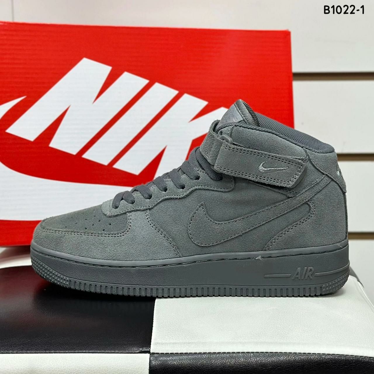 фото весенние женские кроссовки оптом