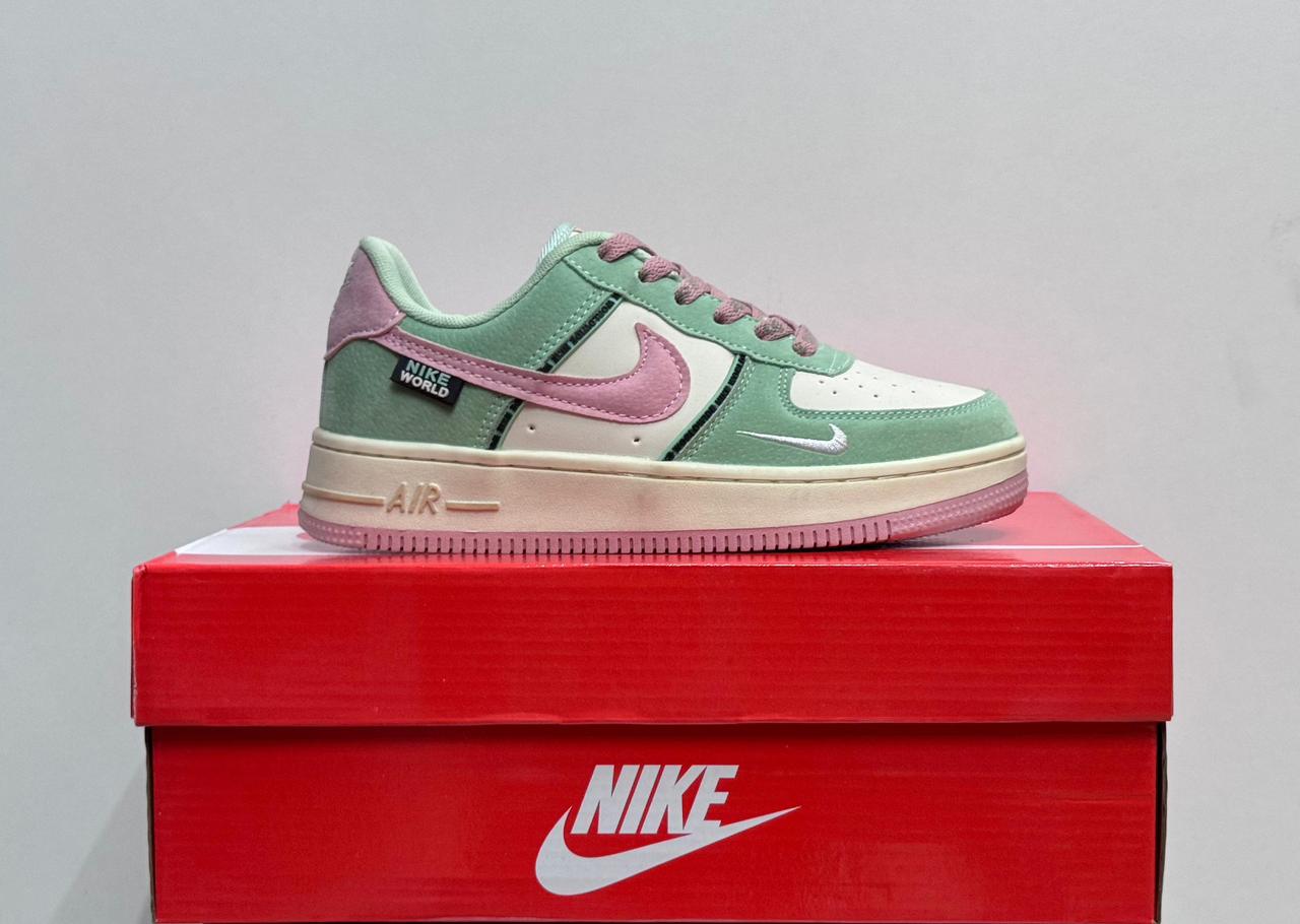 фото женские весенние кроссовки nike 782061 оптом