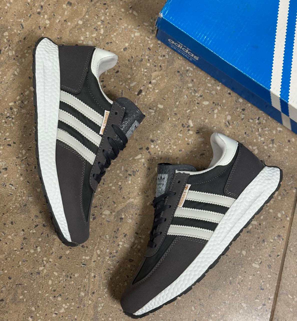 фото Мужские весенние кроссовки Adidas 405844 оптом с доставкой