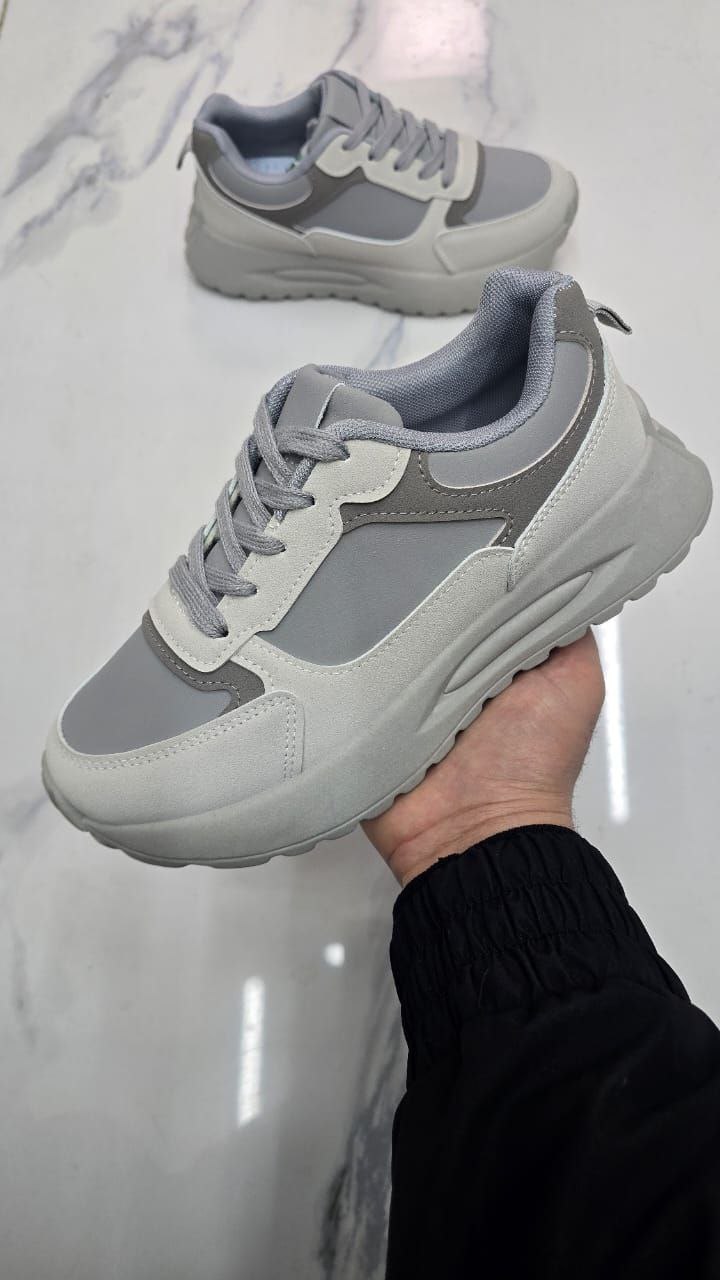 фото весенние женские кроссовки оптом